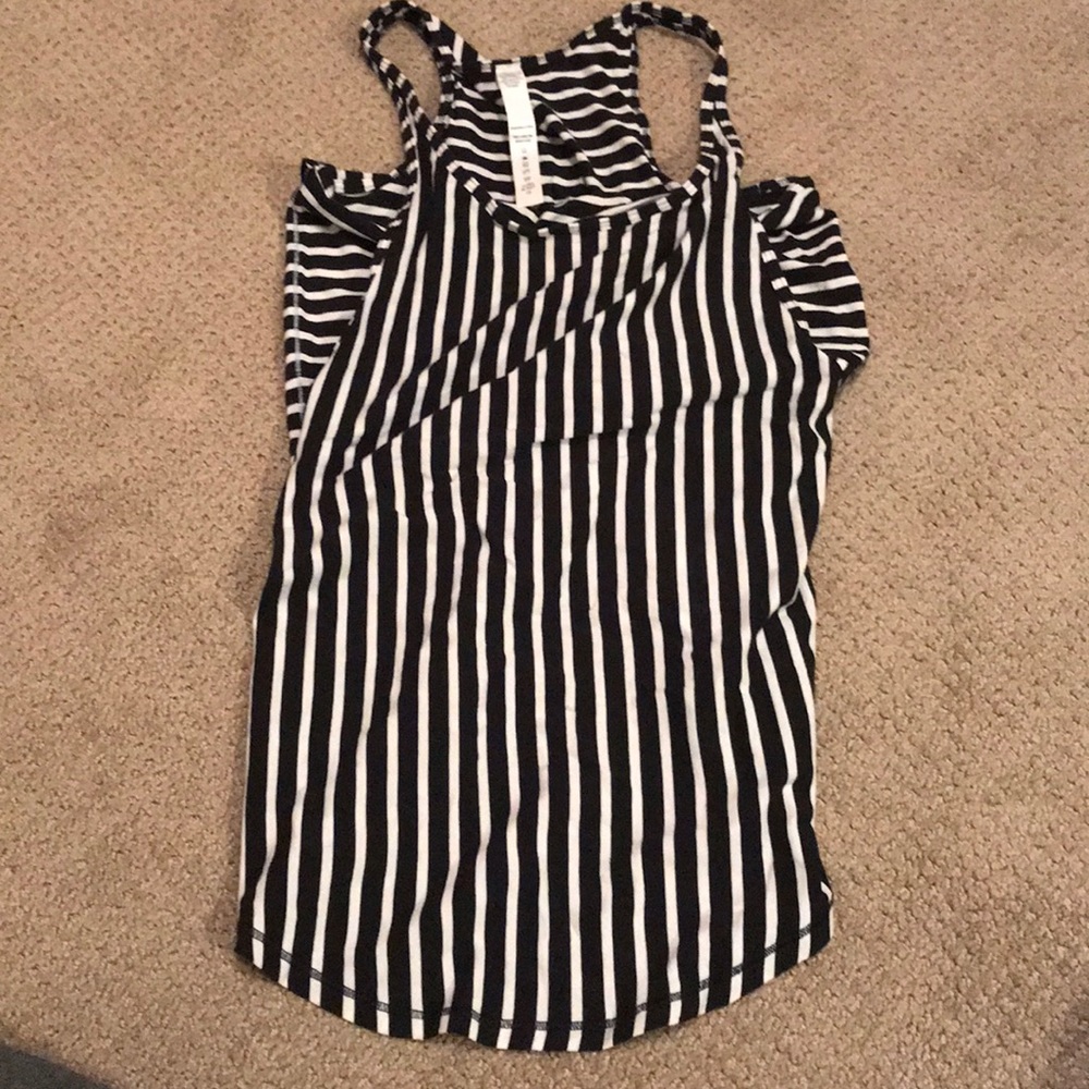 Black and White Lululemon Tank Size 4